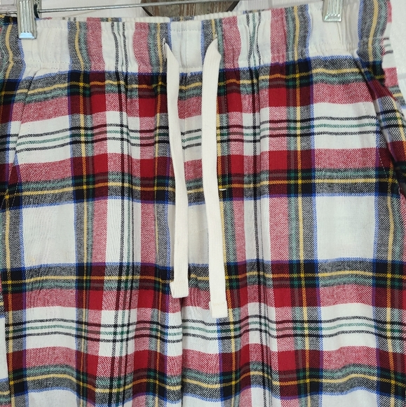 (1170) Old Navy Leasure Pants, Size: Small Color: Plaid (Red/White) - Picture 5 of 15